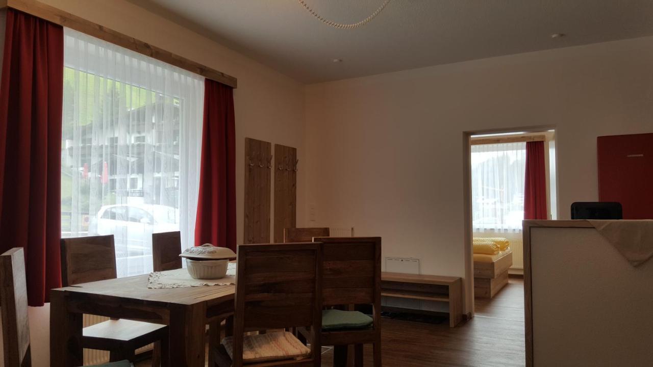 Appartement Juns Тукс Екстериор снимка