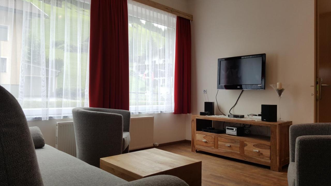 Appartement Juns Тукс Екстериор снимка